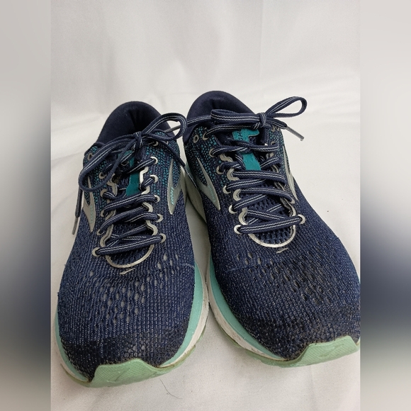 BROOKS Ghost 11 Blue and Green Athletic Shoes with Breathable Mesh (#125) - Picture 2 of 10